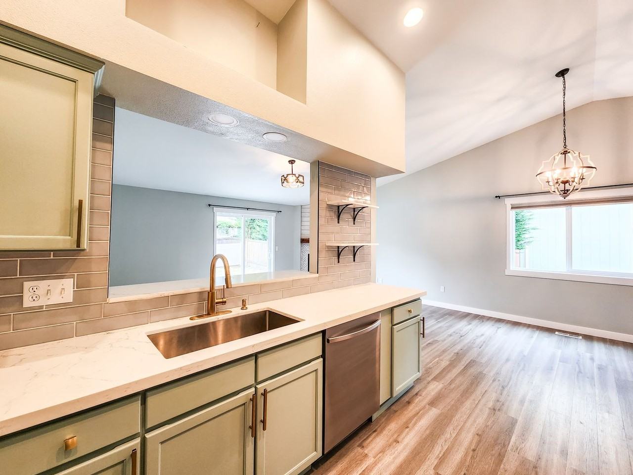 17627 84th Ave Ne - Photo 5 of 20