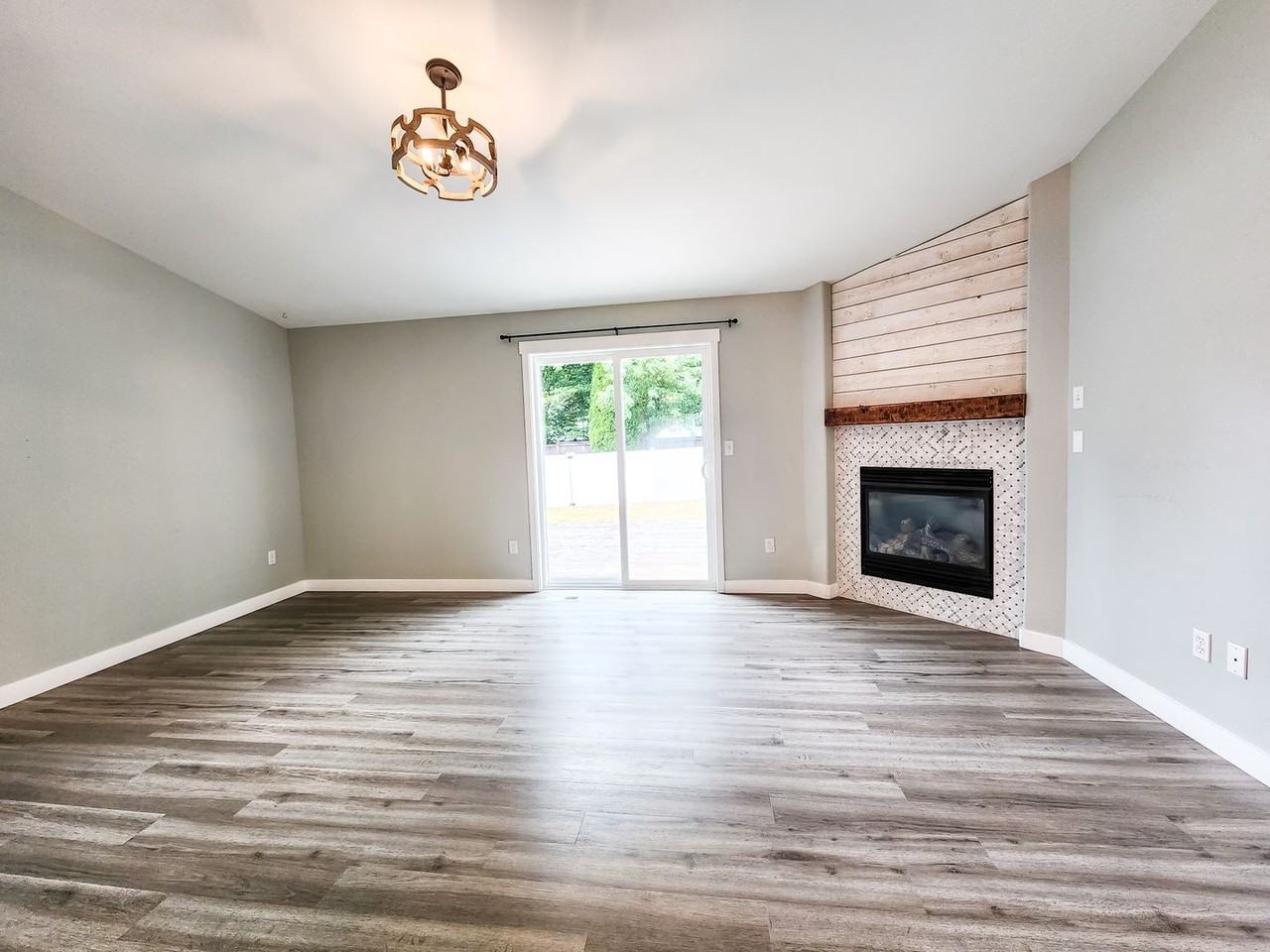 17627 84th Ave Ne - Photo 6 of 20