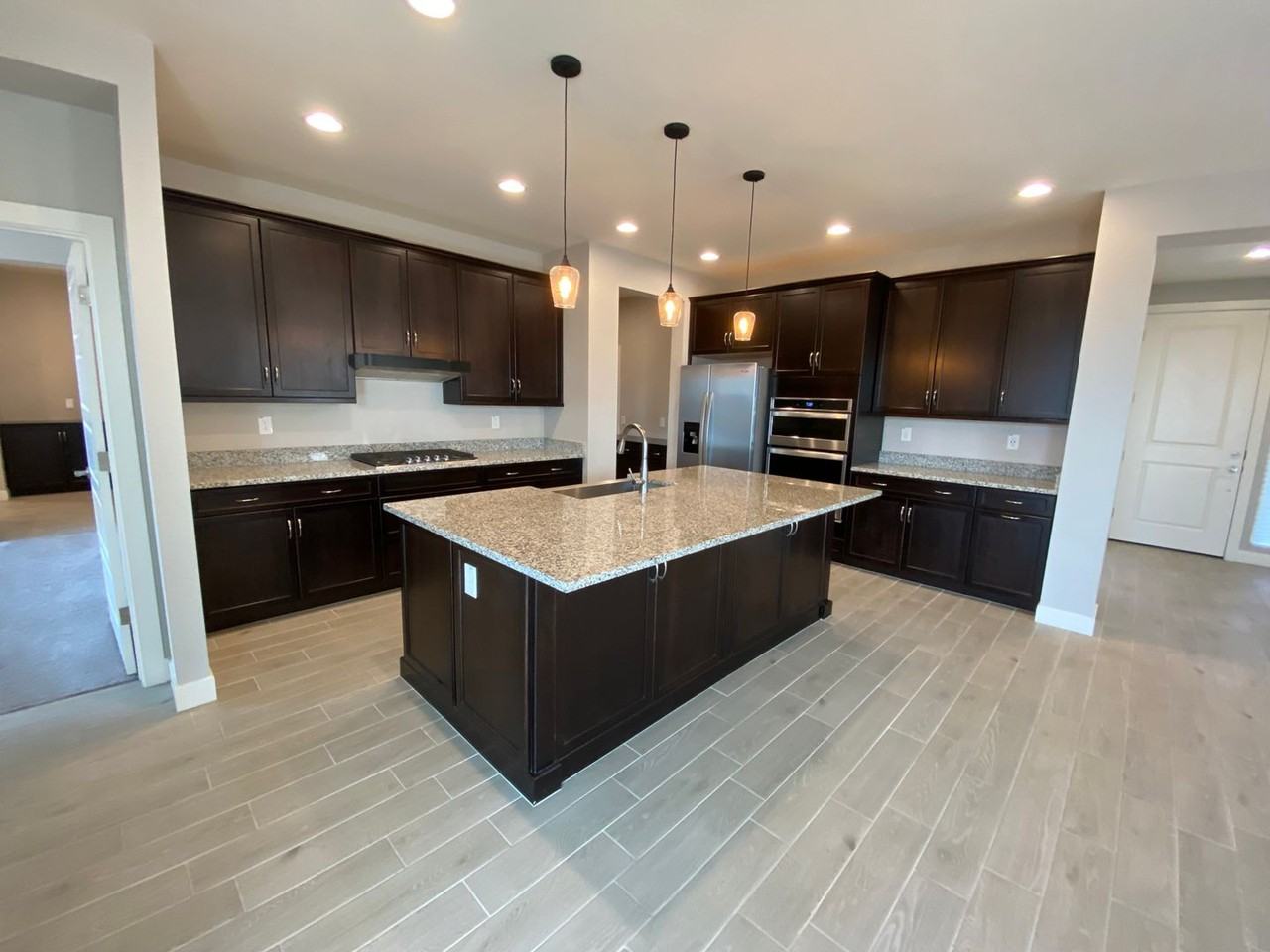 1560 W Avenida Del Valle - Photo 3 of 12
