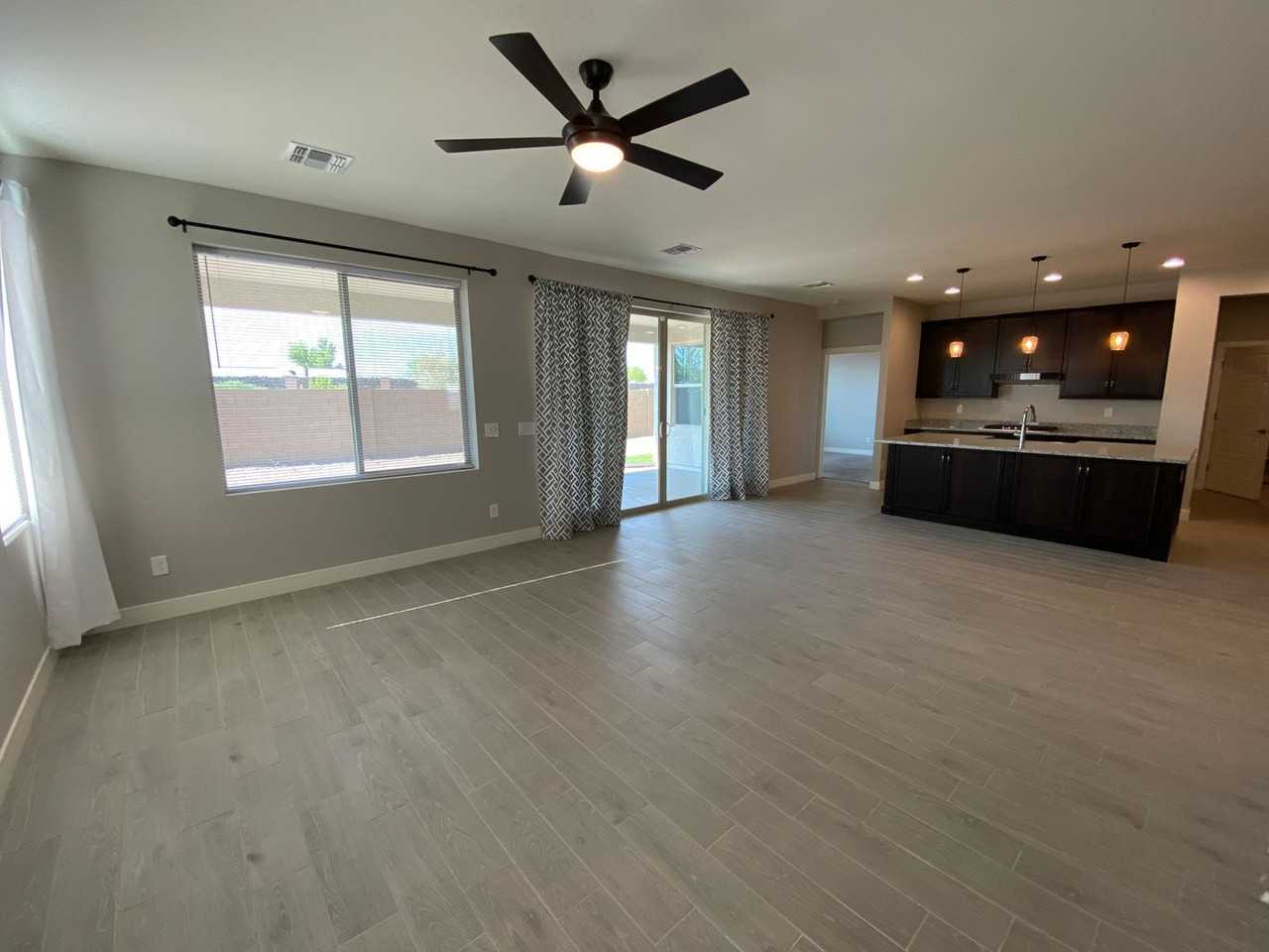1560 W Avenida Del Valle - Photo 4 of 12