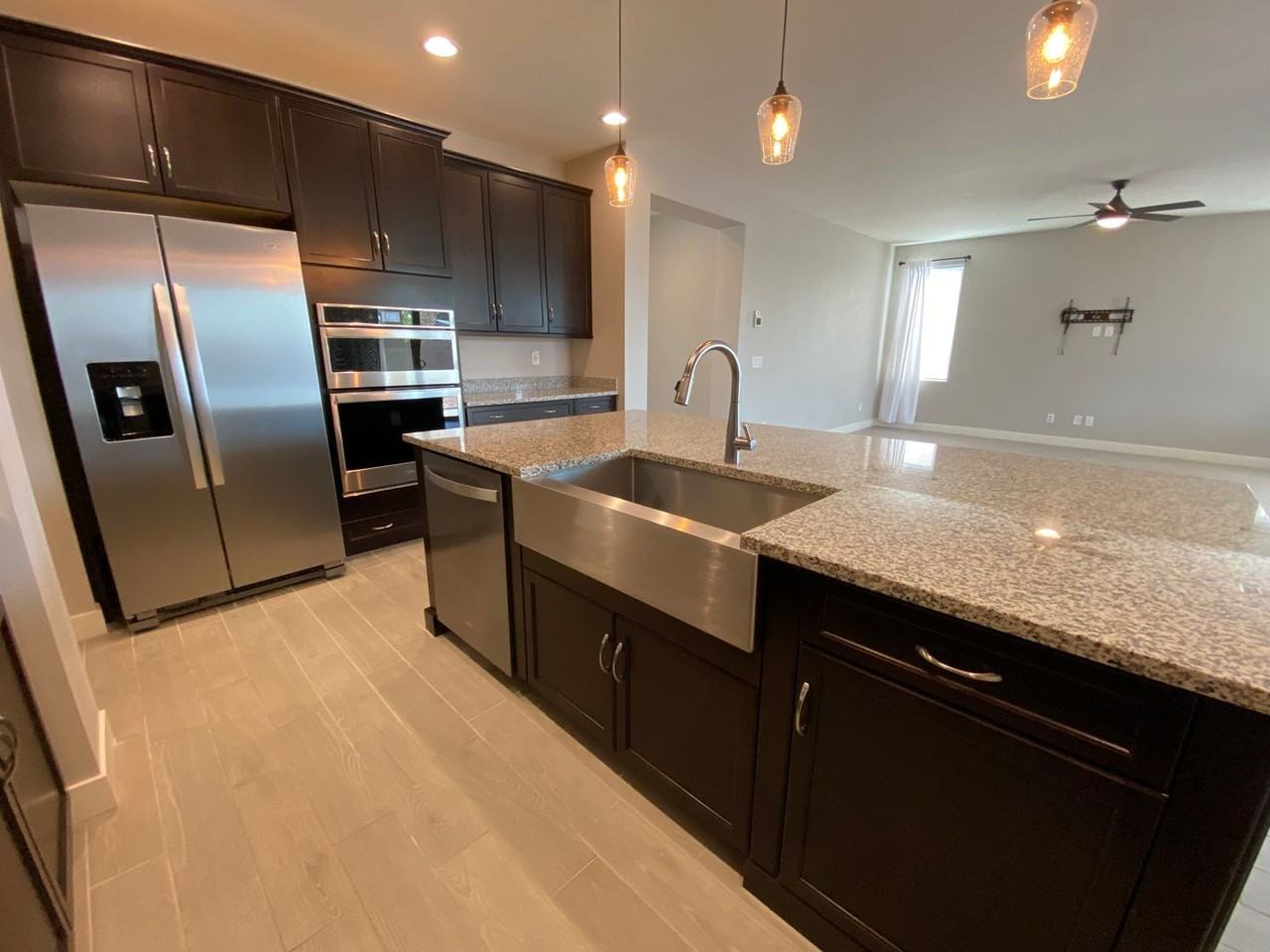 1560 W Avenida Del Valle - Photo 7 of 12