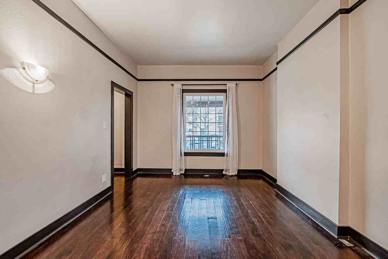 908 S Washington St - Photo 5 of 44