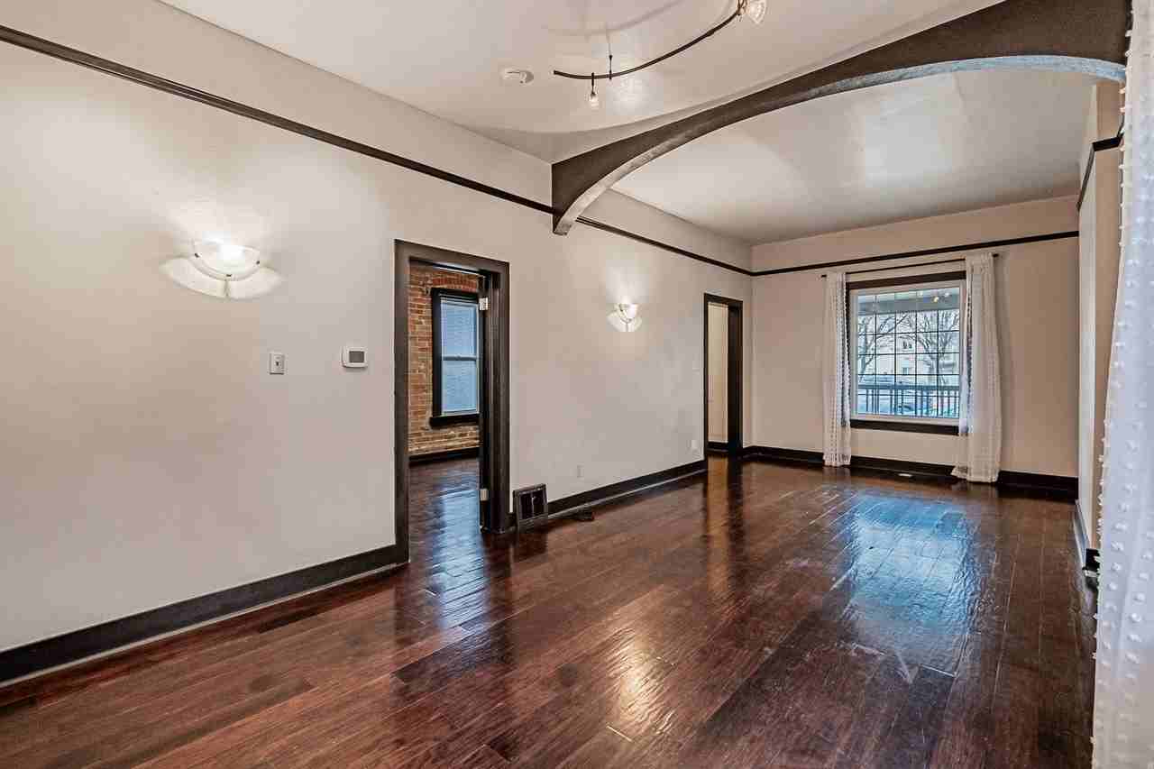 908 S Washington St - Photo 7 of 44