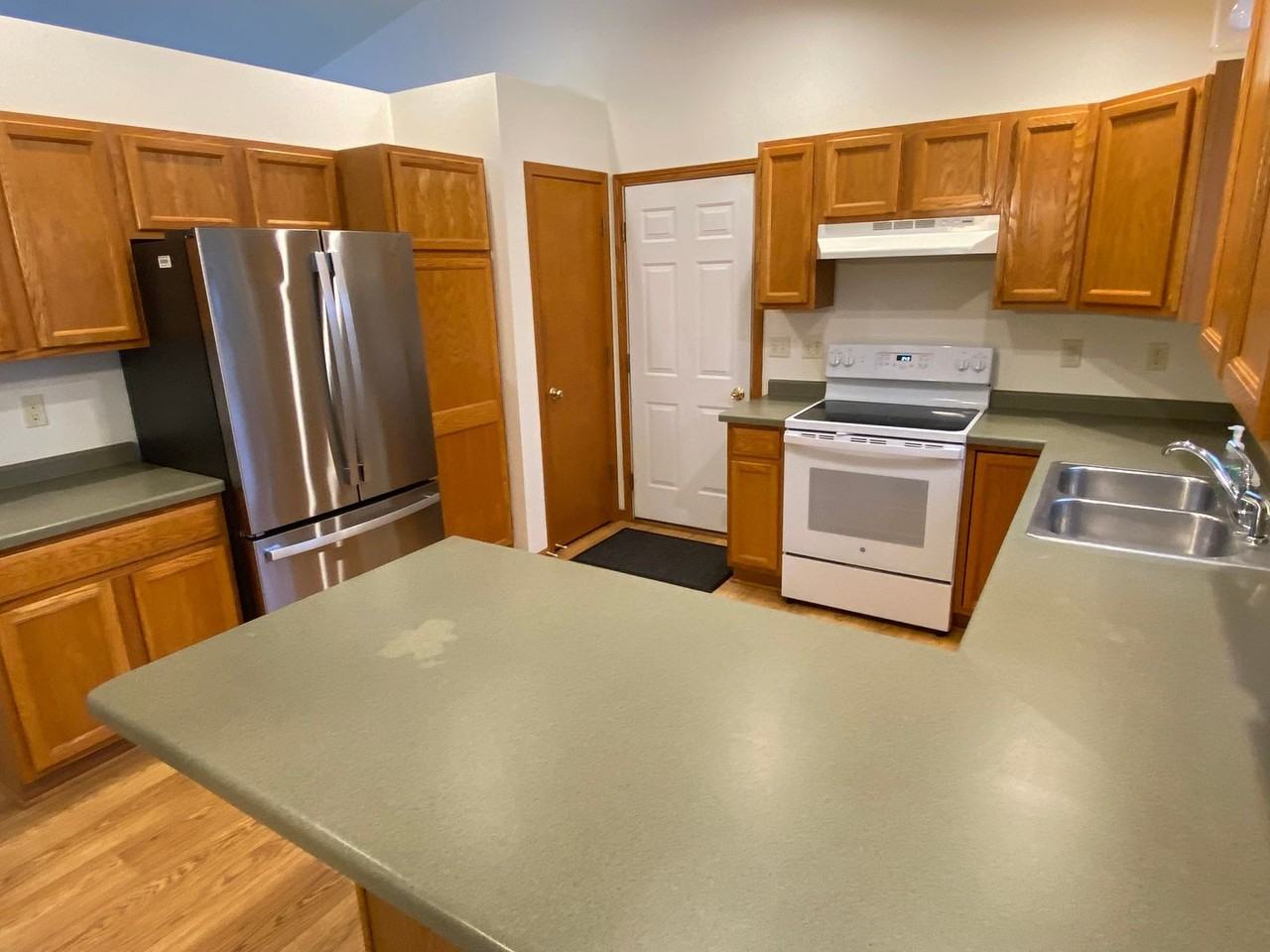 2153 Meadowbrook Way - Photo 3 of 24
