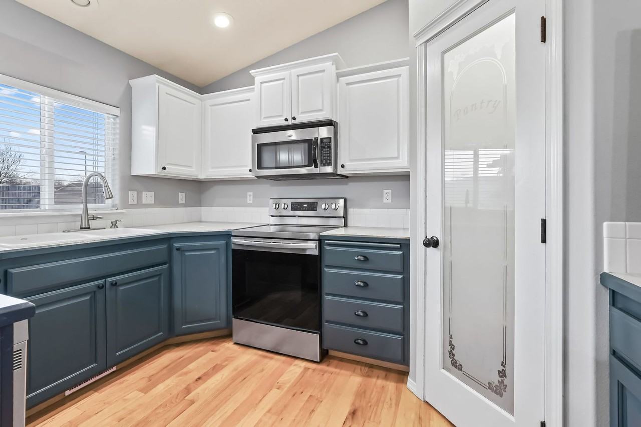 5119 S Staaten Ave - Photo 7 of 17