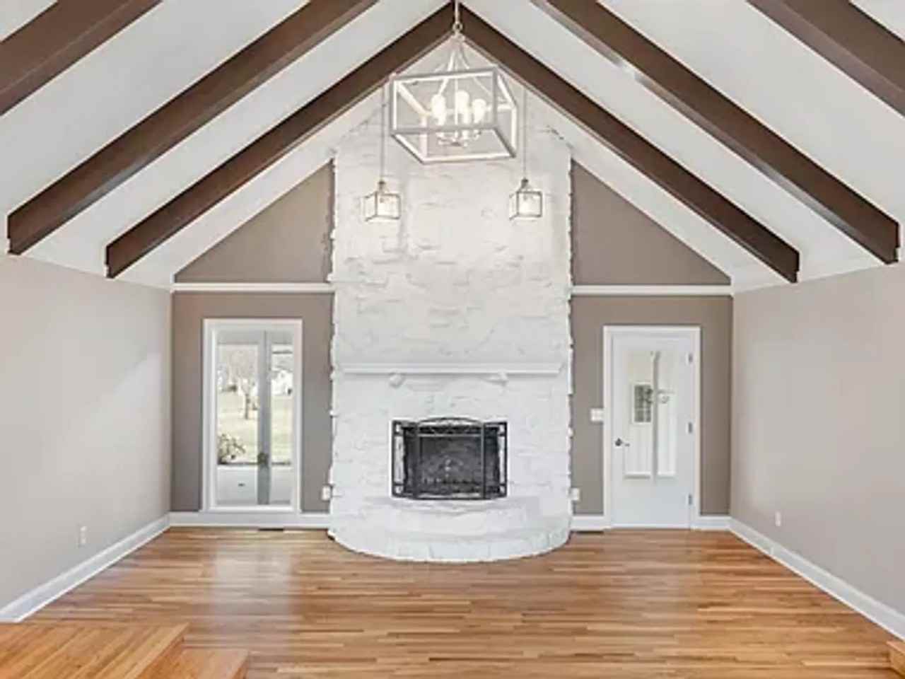 107 Briarwood Dr - Photo 6 of 33