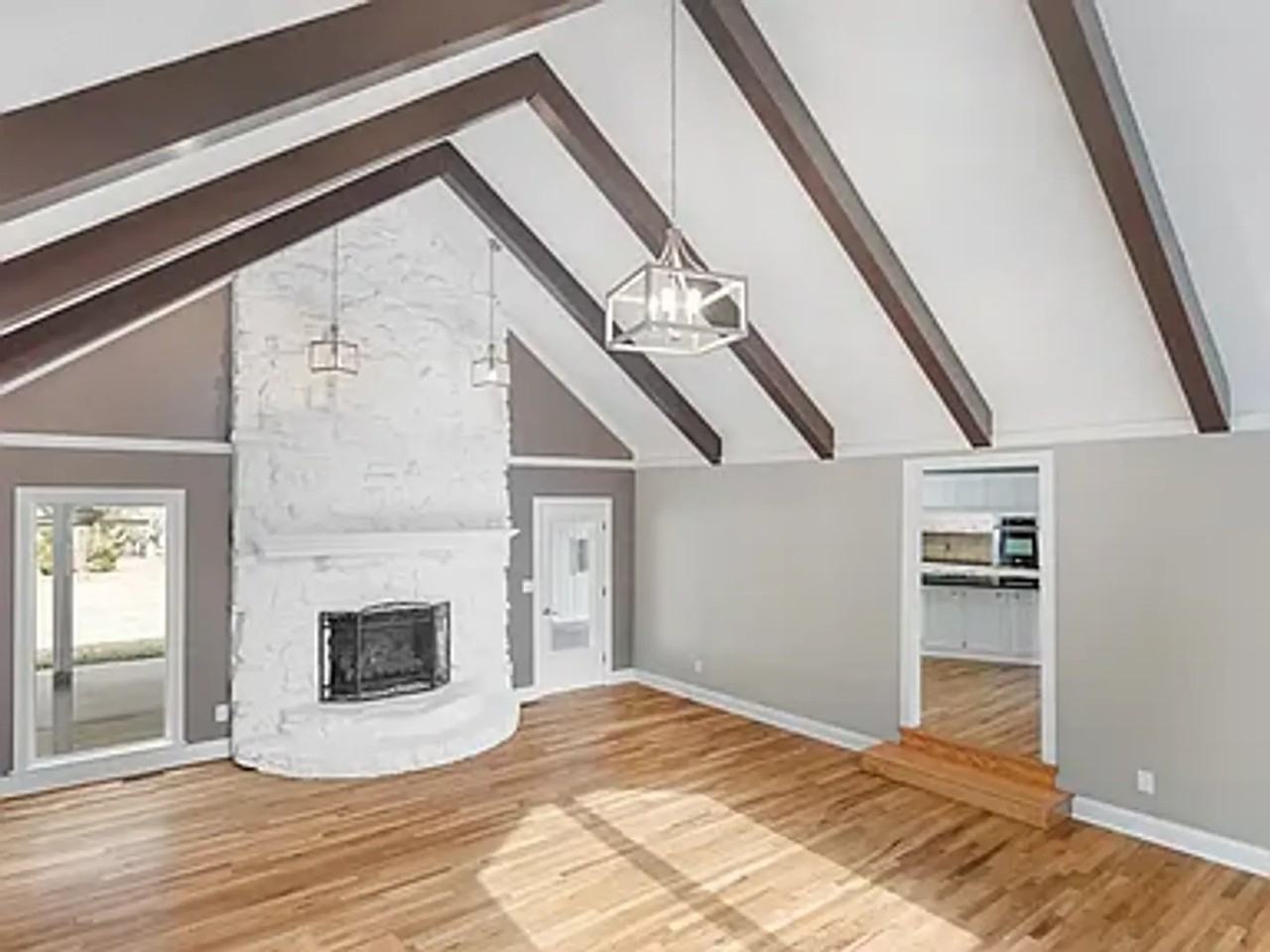 107 Briarwood Dr - Photo 7 of 33