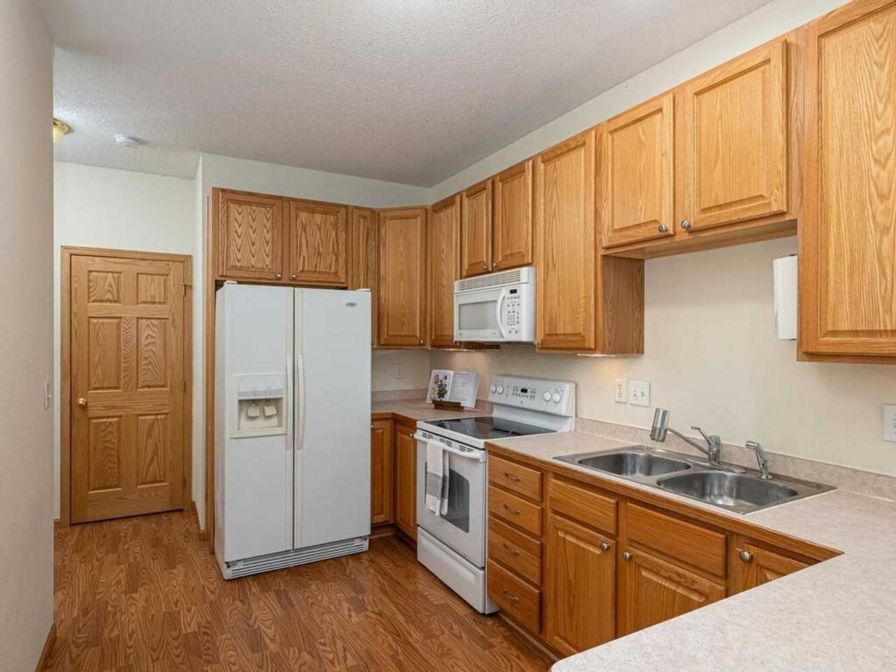 11391 16th St Ne - Photo 3 of 34