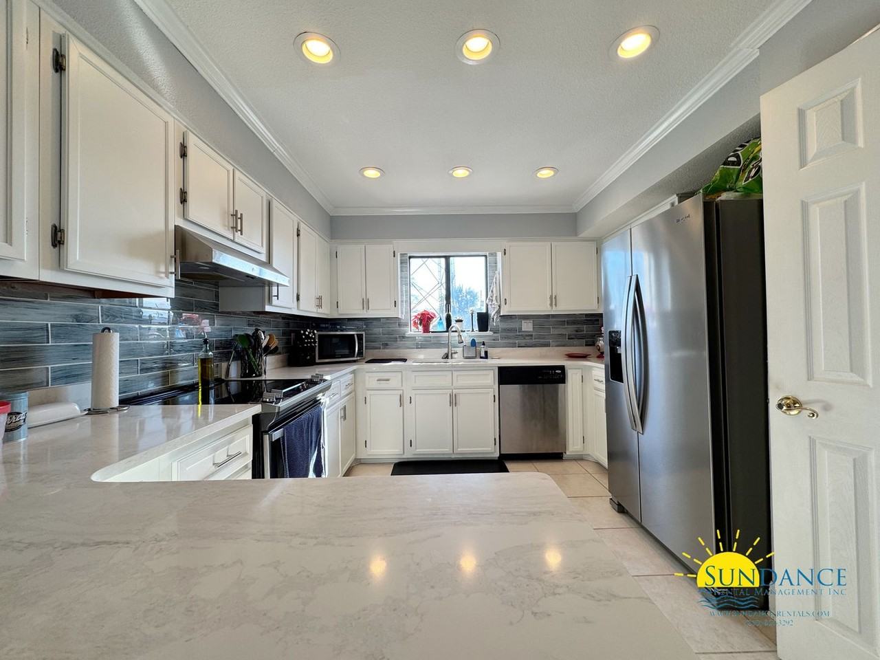 810 Eglin Pkwy Ne - Photo 4 of 34