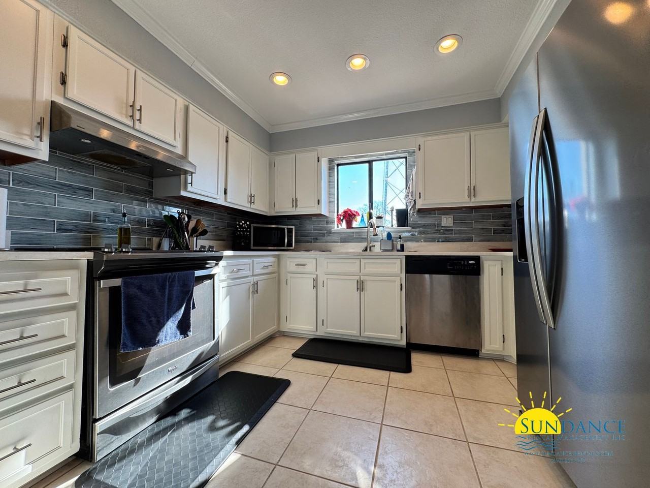 810 Eglin Pkwy Ne - Photo 5 of 34