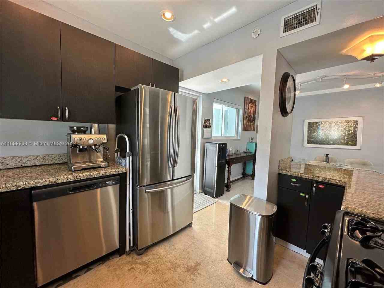 7400 Gary Ave - Photo 3 of 27