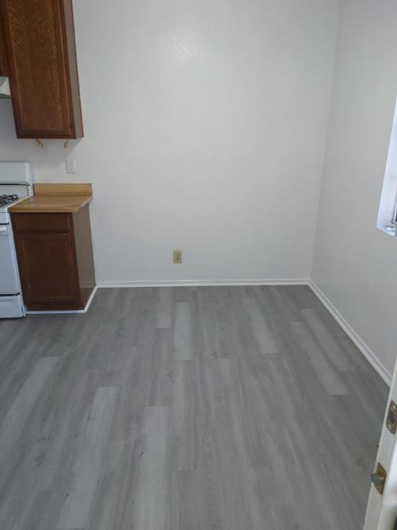 12319 PEARBLOSSOM AVE V-10 A - Photo 7 of 19