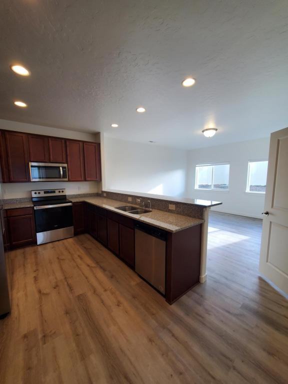 5644 Cherry Ln - Photo 6 of 33