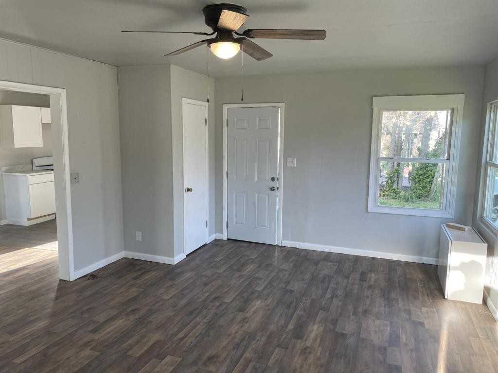 1208 Fir St - Photo 2 of 17