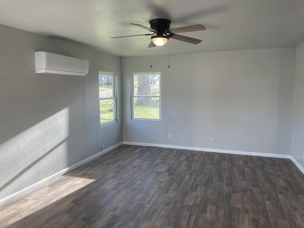 1208 Fir St - Photo 3 of 17