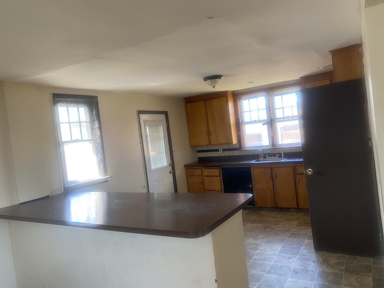 2405 Michigan Ave - Photo 2 of 7