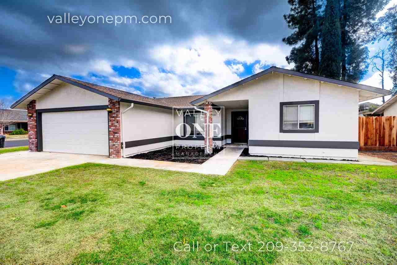 2232 Ridgeway Dr - Photo 2 of 32