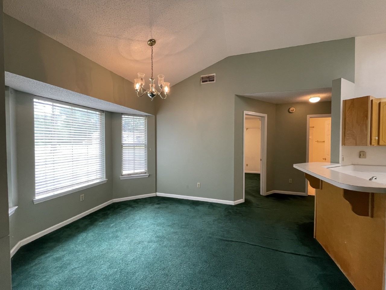 18 Neil St Ne - Photo 3 of 16