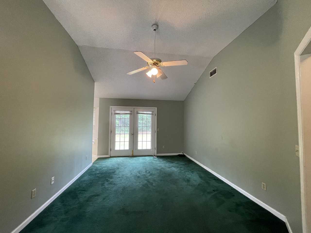 18 Neil St Ne - Photo 5 of 16