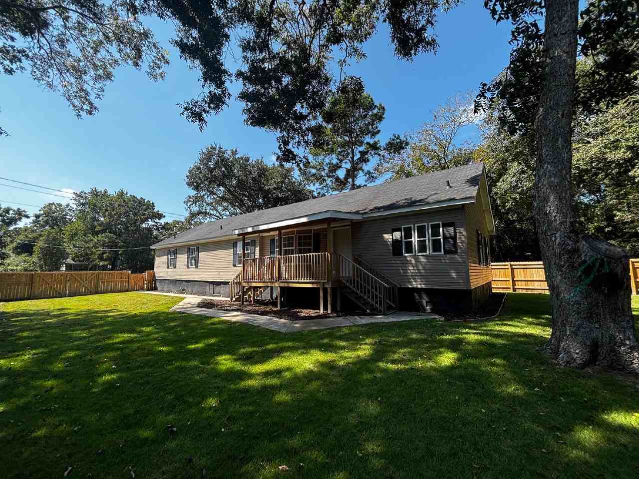 1030 Greenhill Rd - Photo 4 of 50