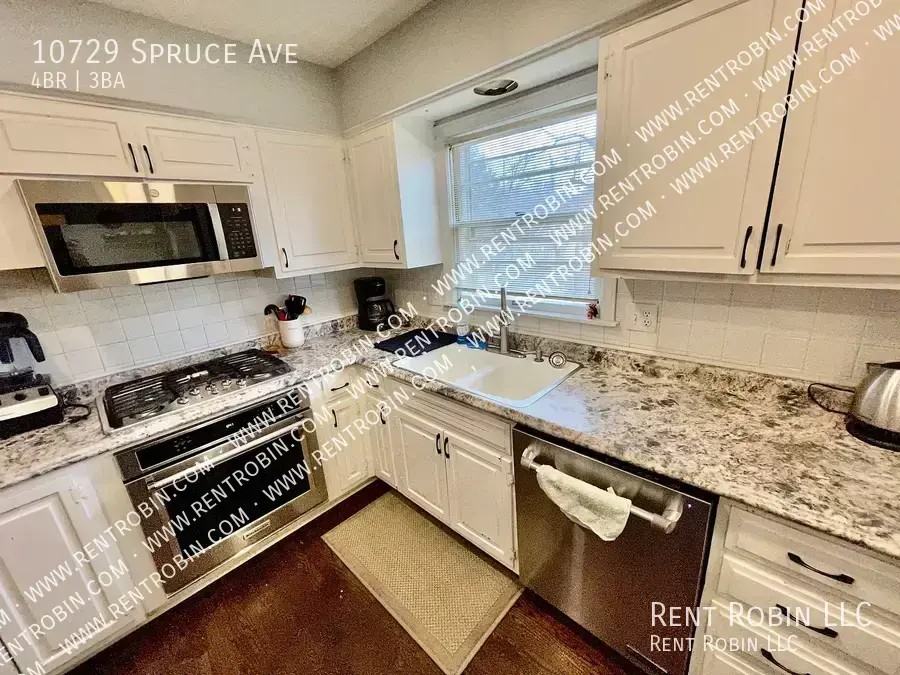 10729 Spruce Ave - Photo 2 of 31