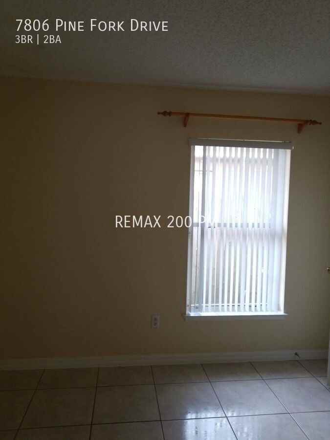 7806 Pine Fork Dr - Photo 6 of 16