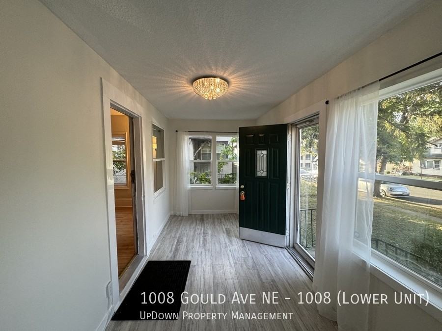 1008 Gould Ave Ne - Photo 2 of 23