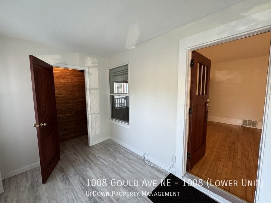 1008 Gould Ave Ne - Photo 3 of 23