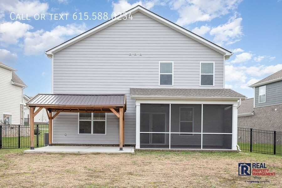 1021 Ewell Farm Cir - Photo 4 of 43