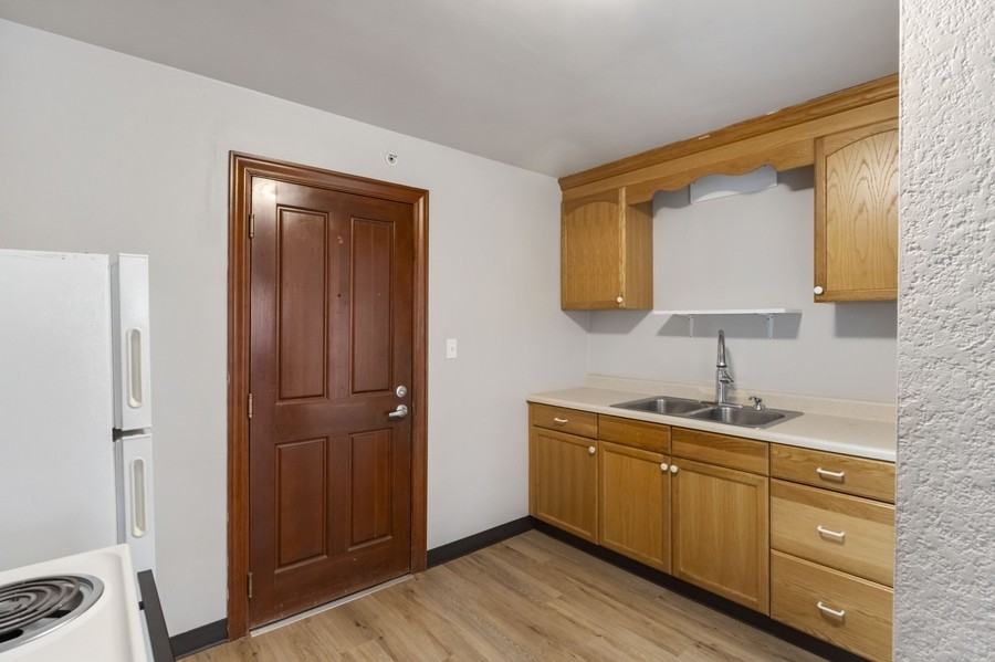 403 1/2 Garfield St S #3 - Photo 4 of 49