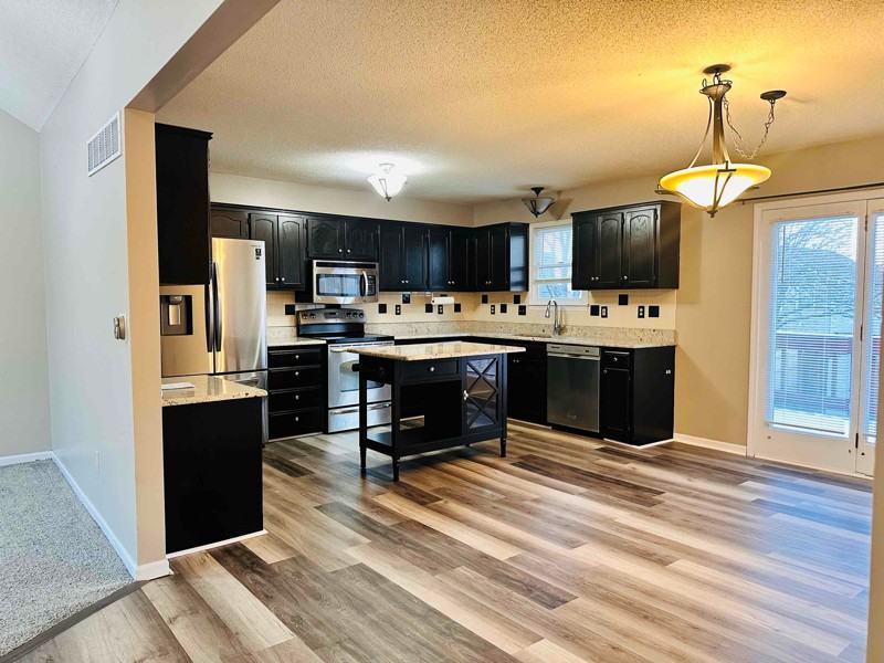 1142 E Frontier Dr - Photo 2 of 20