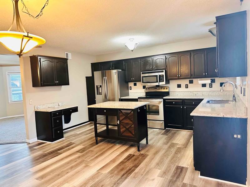 1142 E Frontier Dr - Photo 4 of 20