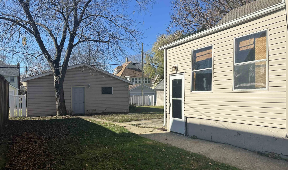 822 8th St #NA - Photo 2 of 2