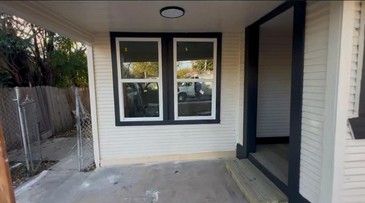 2215 N Elmendorf Street - Photo 2 of 32