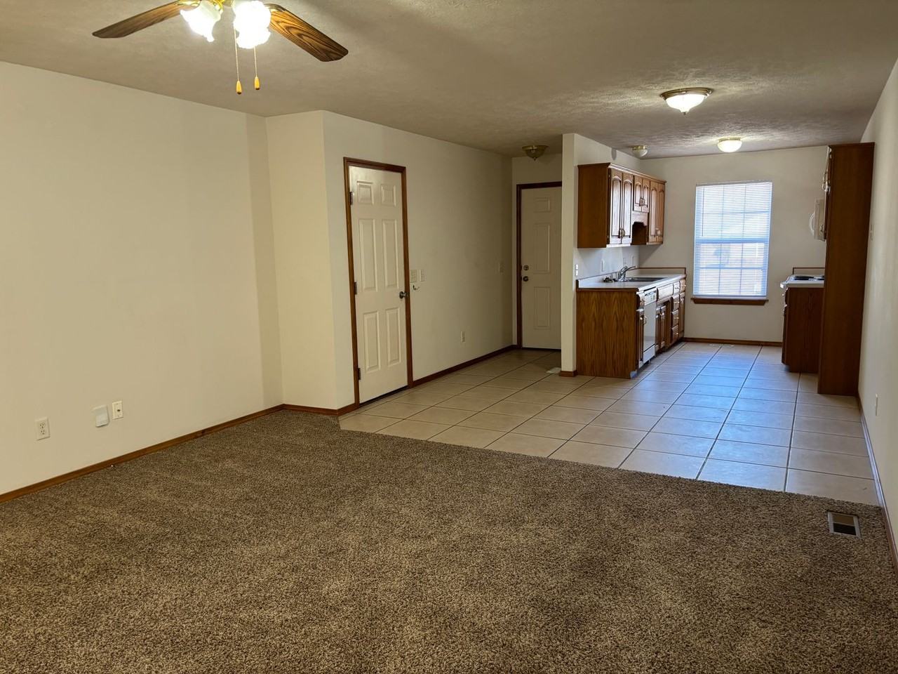 4352 W La Siesta St - Photo 5 of 11