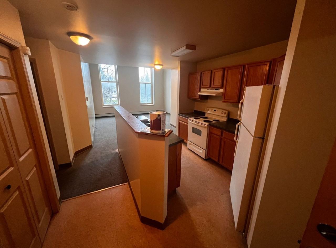 87 E Main St - Photo 3 of 5