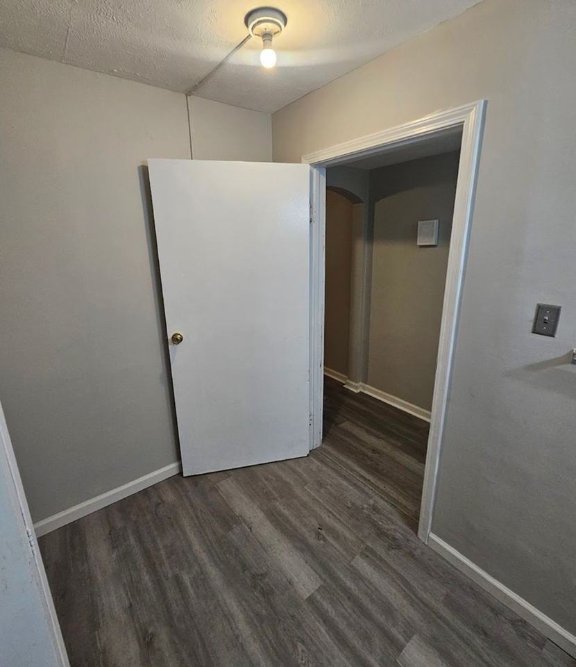 4437 Fairview Dr - Photo 2 of 13