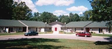 Oakwood Manor Baldwin - Photo 4 of 16