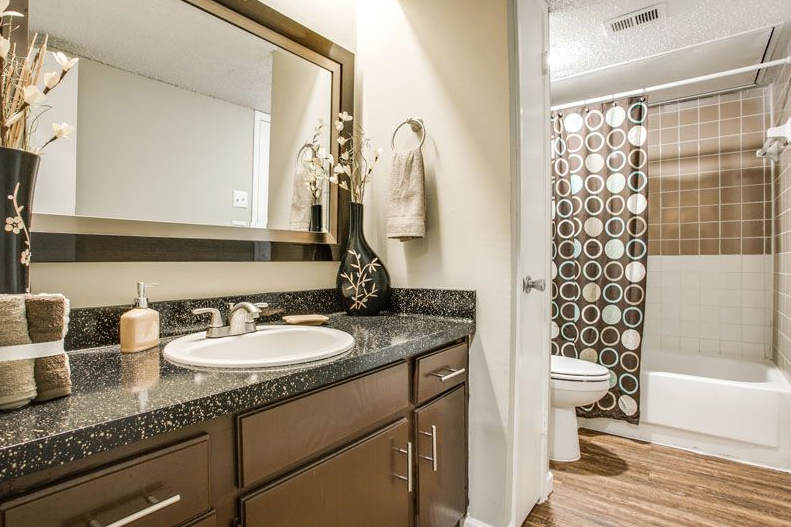 Tribeca on the Creek - Photo 7 of 18