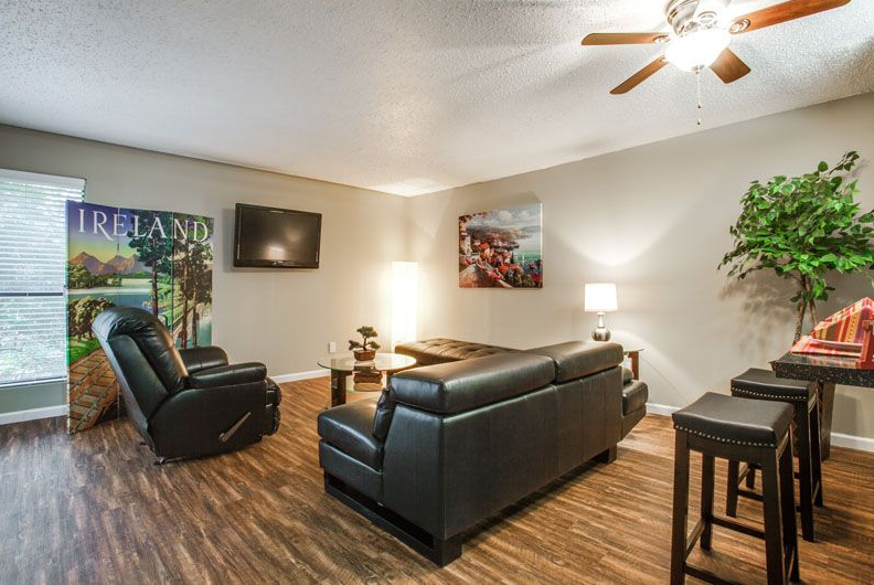 Tribeca on the Creek - Photo 5 of 18