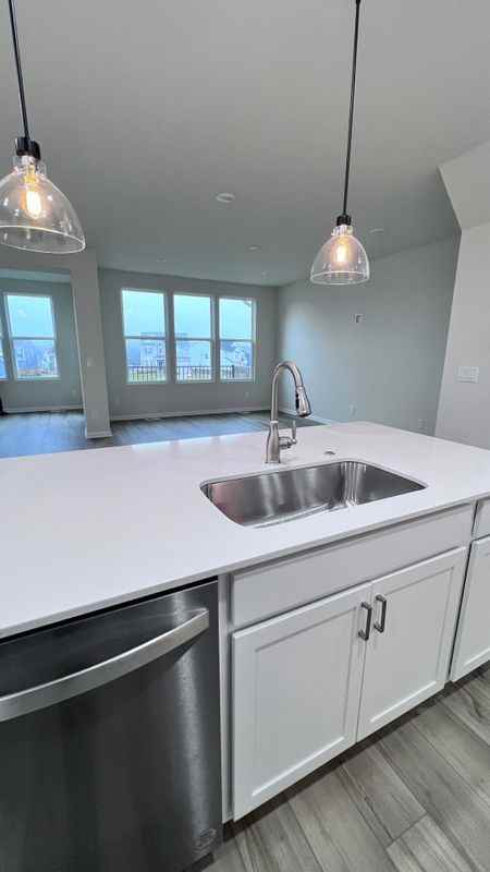 1422 Superior Dr - Photo 3 of 19