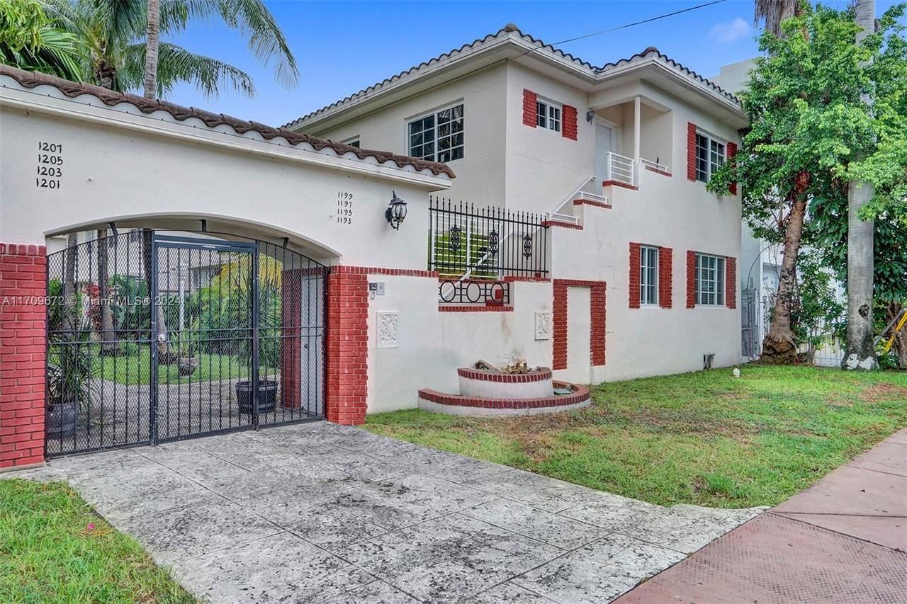 1207 Marseille Dr #30