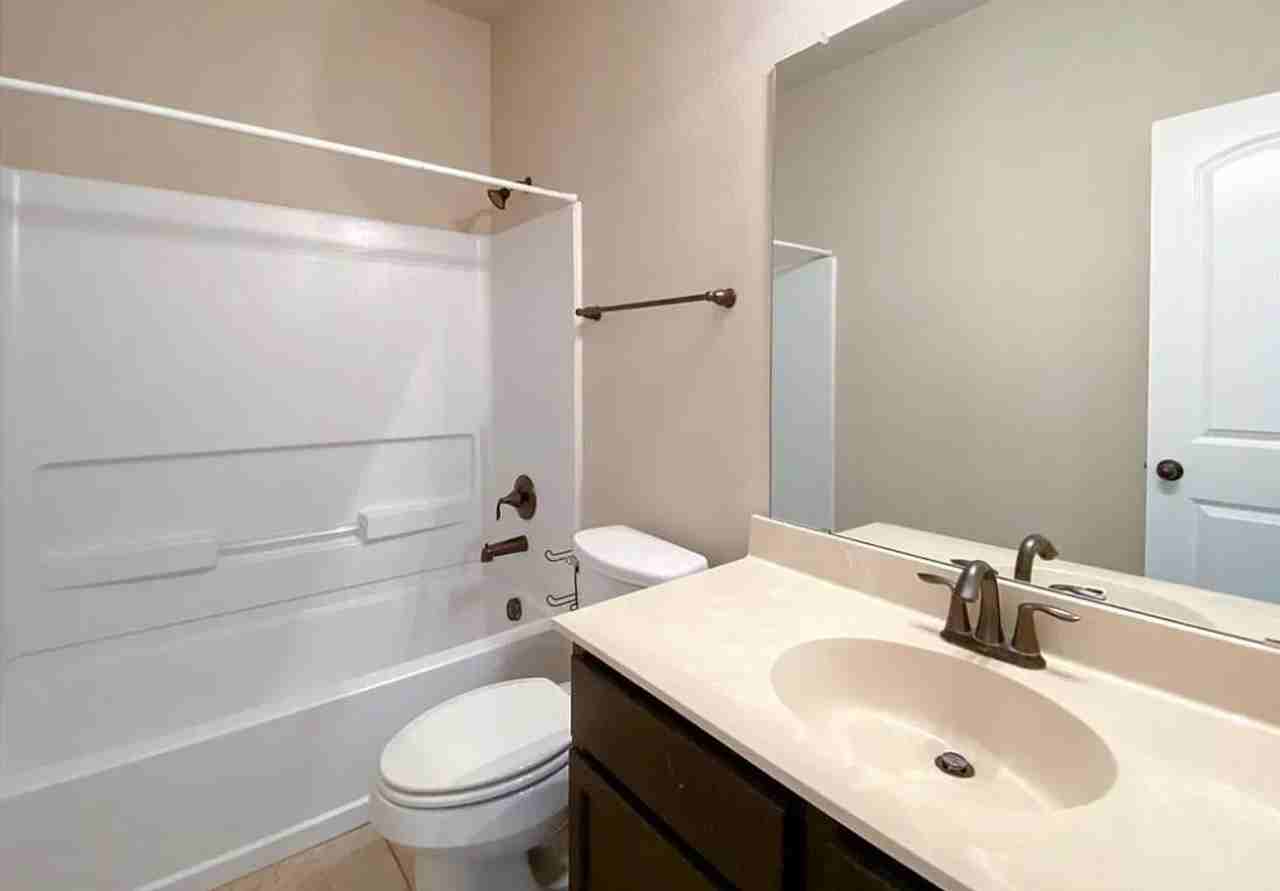 137 Creekside Villa Dr - Photo 5 of 13