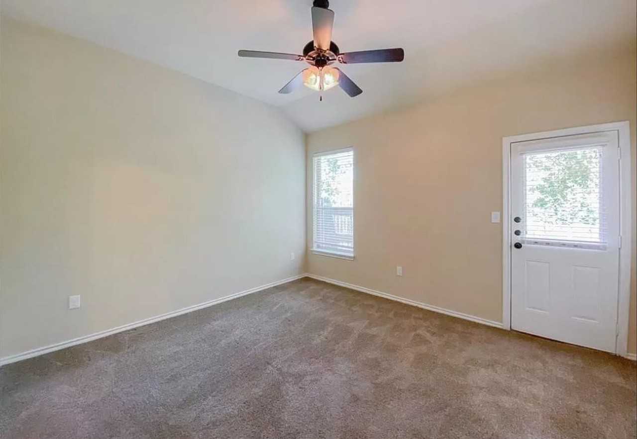 137 Creekside Villa Dr - Photo 6 of 13