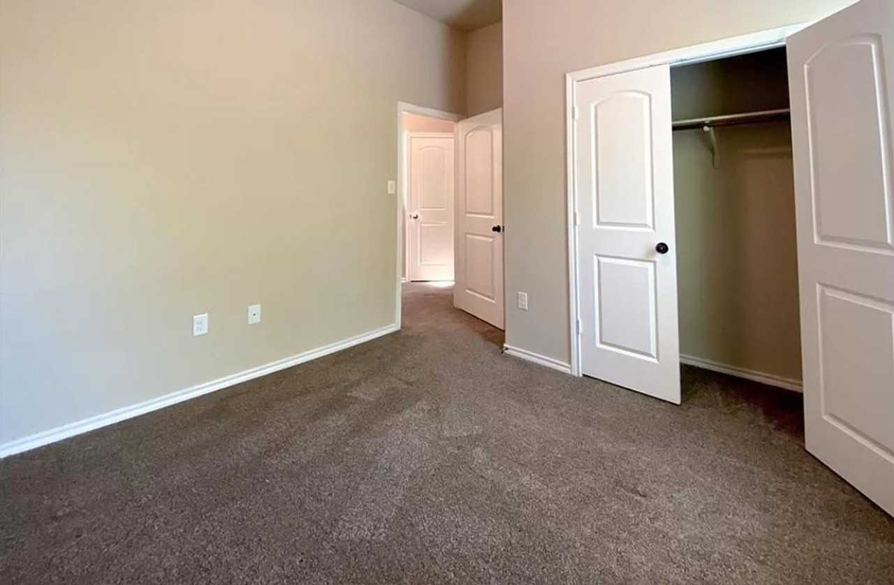 137 Creekside Villa Dr - Photo 7 of 13