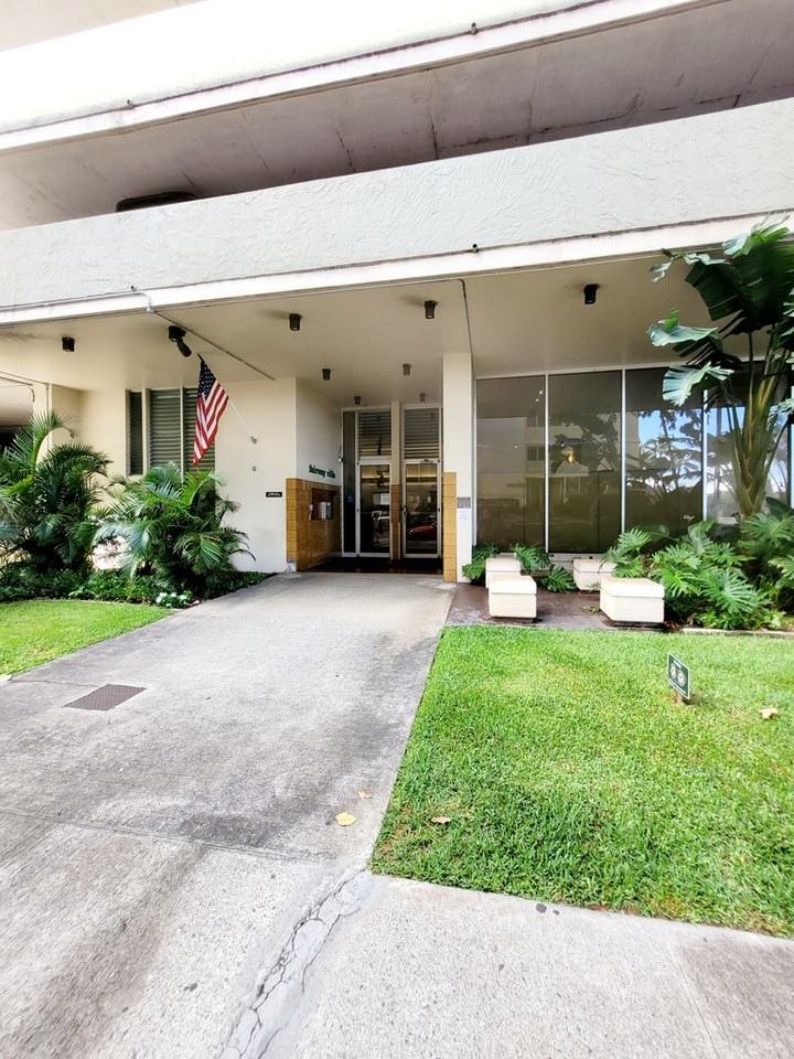 2345 Ala Wai Blvd #2303 - Photo 3 of 20