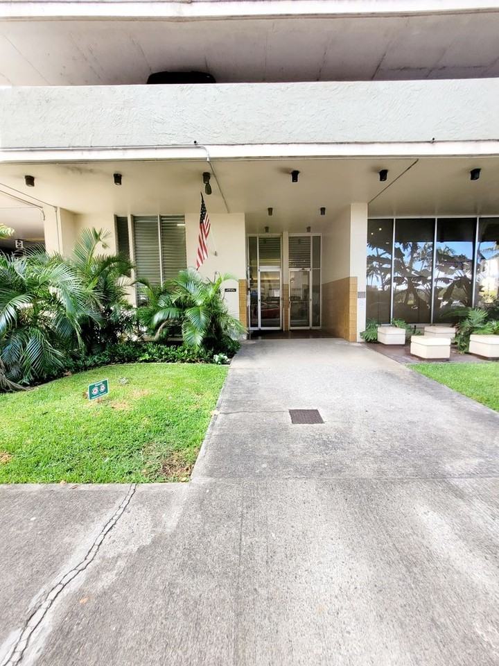 2345 Ala Wai Blvd #2303 - Photo 4 of 20