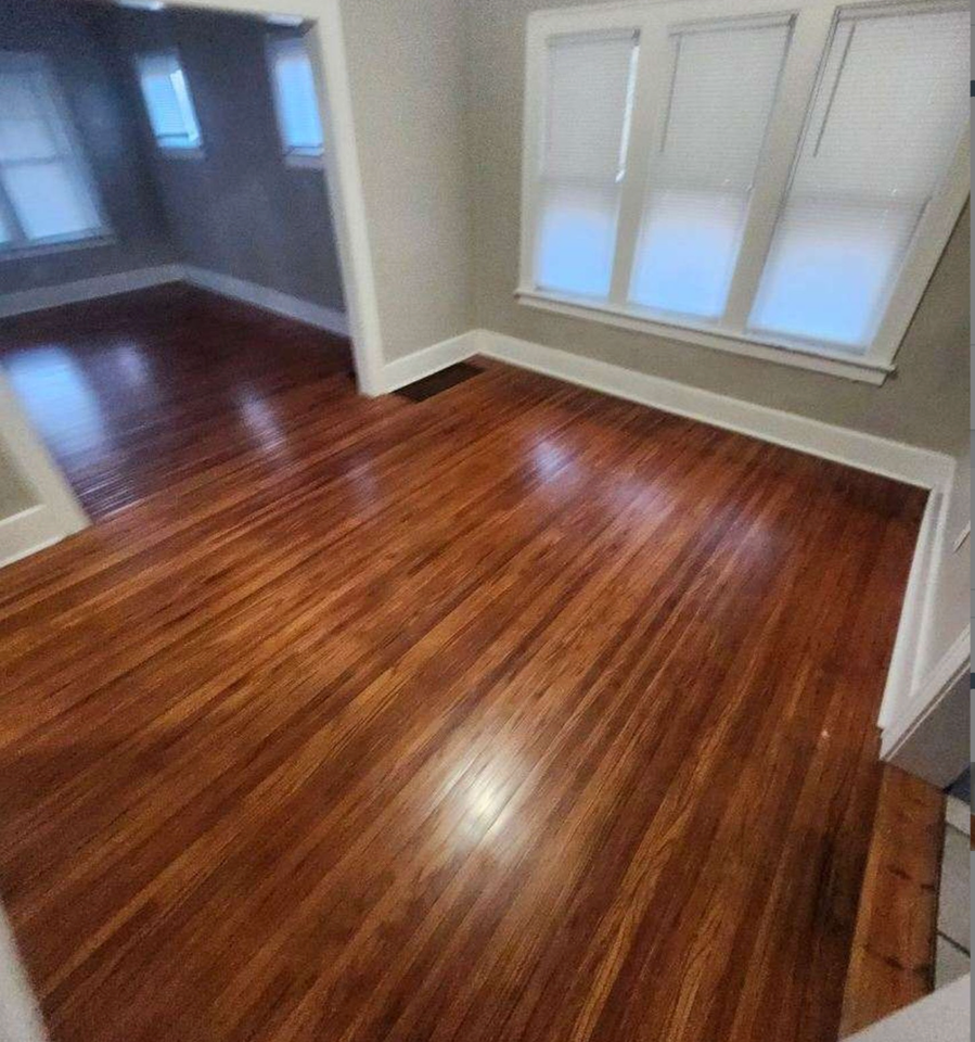 1015 Hawk St - Photo 6 of 8
