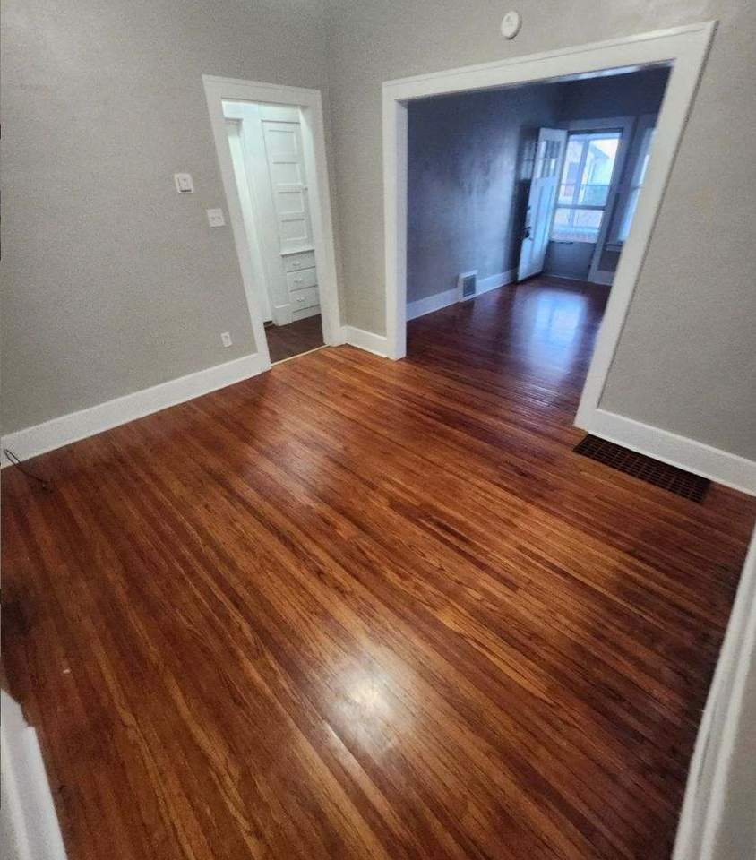 1015 Hawk St - Photo 7 of 8