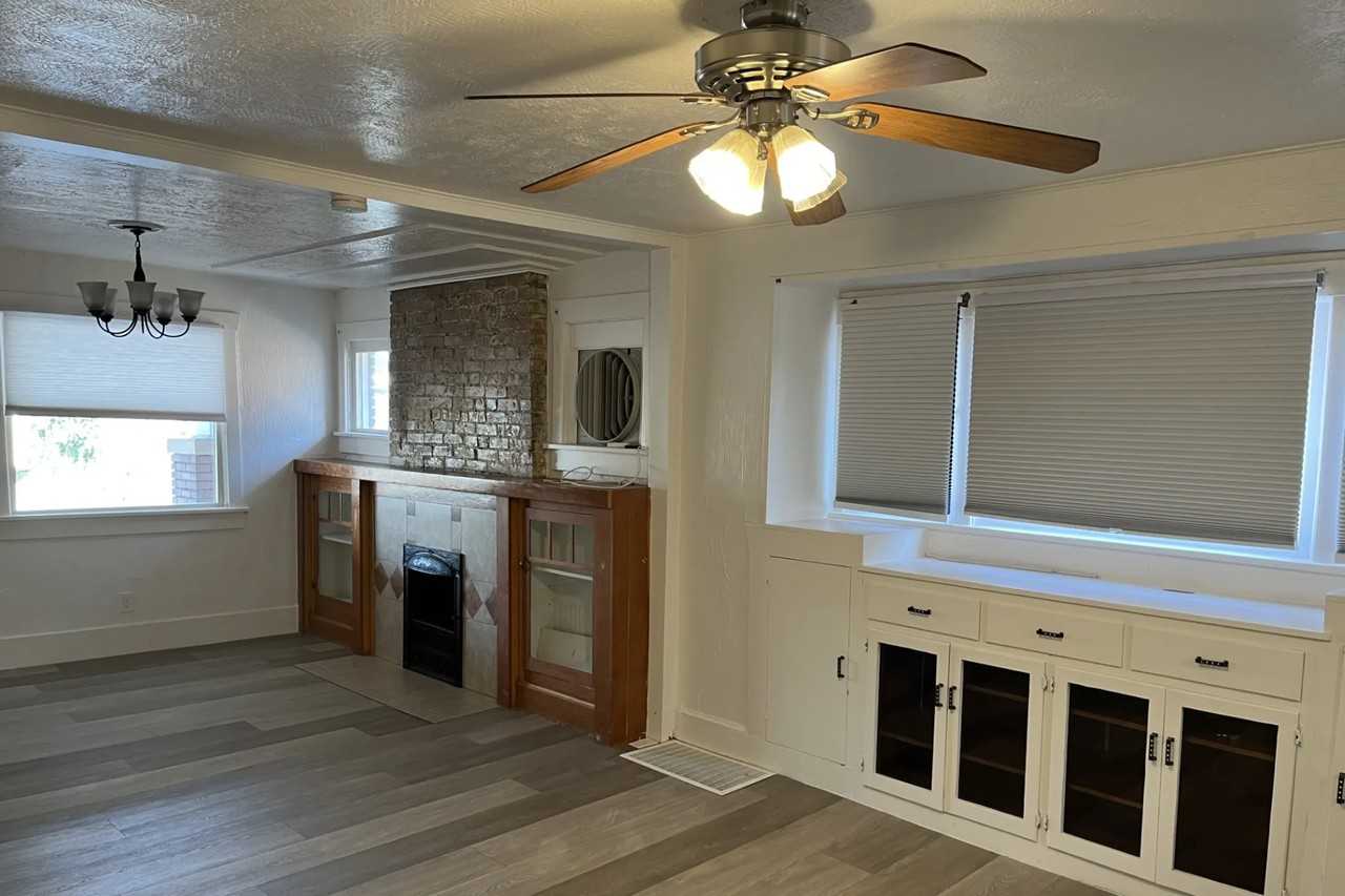 152 E Hampton Ave - Photo 2 of 11